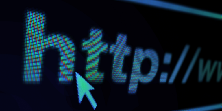 dlaczego firma potrzebuje własnej strony internetowej, a nie tylko Facebooka